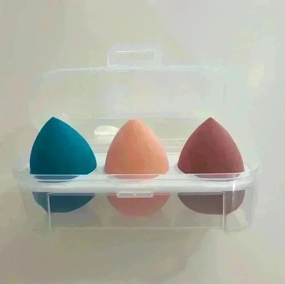 Set of 3 Cosmetic Blender Gift Set with Travel Case - Picture 2 of 4